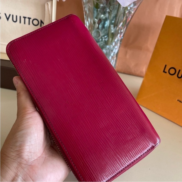 Authentic Louis Vuitton zippy long wallet❤️❤️❤️❤️ - Picture 12 of 13